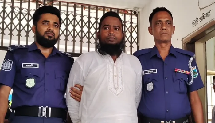 ২১ লাখ টাকা হাতিয়ে নেয়া ‘জিনের বাদশা’ গ্রেফ্তার