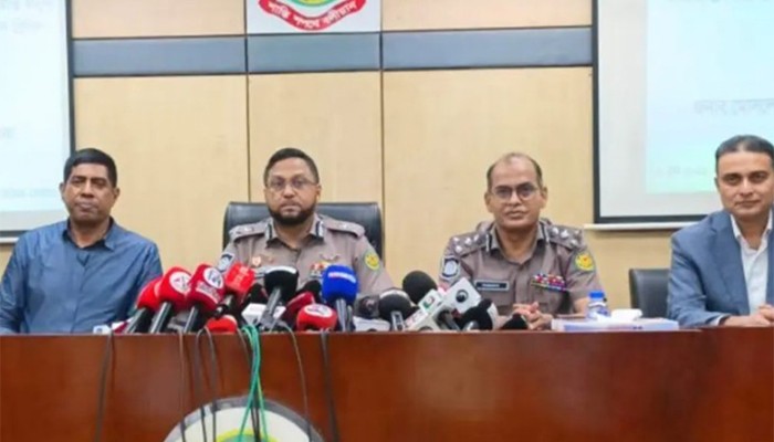 ​পুলিশের কেউ ট্রাফিক আইন অমান্য করলে ব্যবস্থা: ডিএমপি কমিশনার