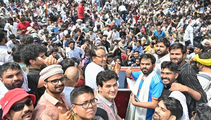 ​ককরোচ জনতা পার্টির বিক্ষোভে উত্তাল দিল্লি
