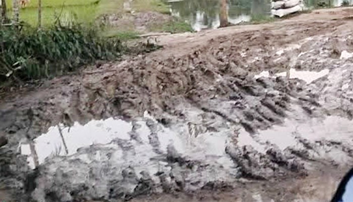 ​শত বছরের গ্রামে নেই রাস্তা-স্কুল-হাসপাতাল