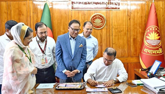 বিশ্বকাপ ফুটবল উপলক্ষে ডাকটিকিট উন্মোচন করলেন প্রধানমন্ত্রী
