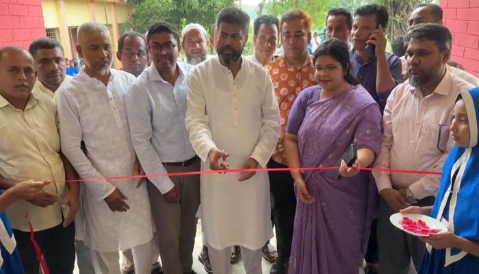 ফেনীতে উন্নয়ন কাজের উদ্বোধন করলেন এমপি মজনু