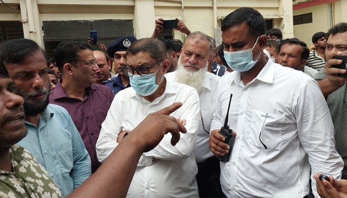 ​নোয়াখালী জেনারেল হাসপাতালের অব্যবস্থাপনায় ক্ষুব্ধ স্বাস্থ্যমন্ত্রী