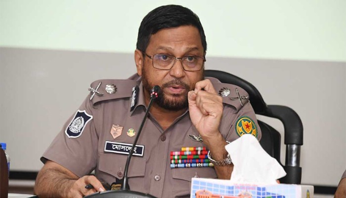 ​থানাগুলোকে দালালমুক্ত রাখার নির্দেশ ডিএমপি কমিশনারের