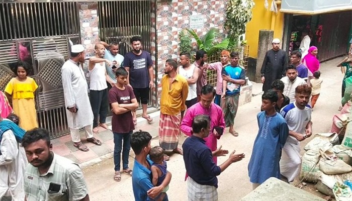 চট্টগ্রামে সেপটিক ট্যাংকে নেমে বিষাক্ত গ্যাসে চার শ্রমিকের মৃত্যু