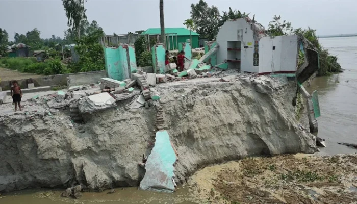 ‘নদী শুধু ঘর নেয়নি, স্বপ্নও কেড়ে নিয়েছে’