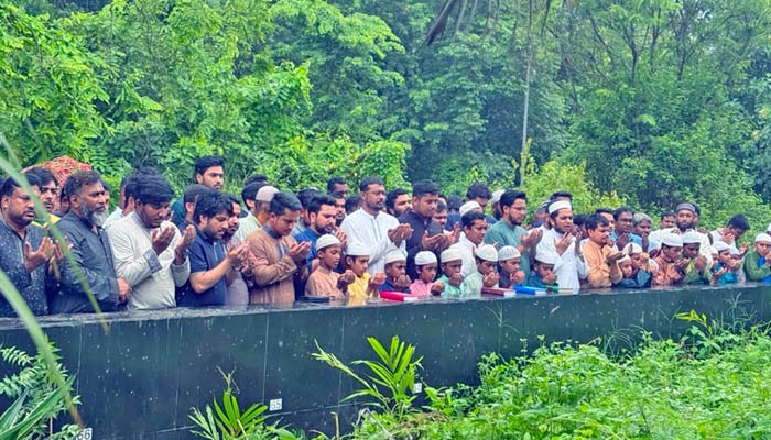 ৫ আগস্টের মধ্যে জুলাই স্মৃতি জাদুঘর খুলে না দিলে জনগণ খুলে দেবে : নাহিদ