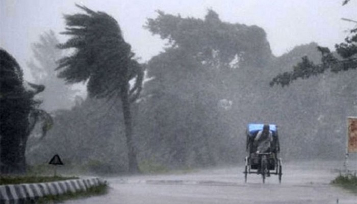 ​দুপুরের আগেই ঢাকাসহ ১৬ জেলায় ঝড়-বৃষ্টির আভাস