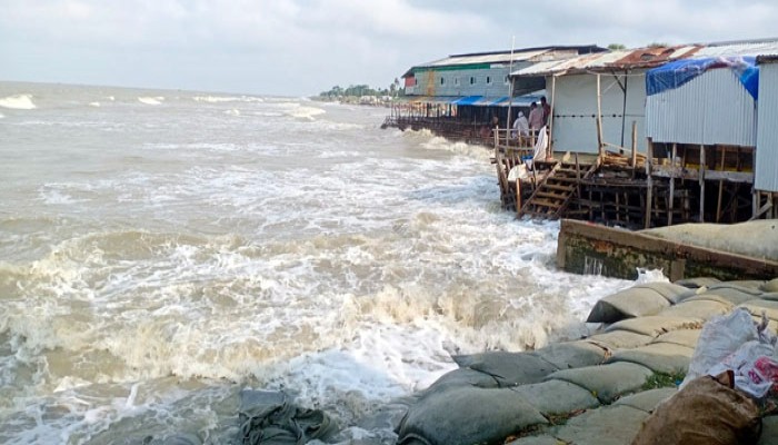 কুয়াকাটা সৈকতের ভাঙ্গনরোধে স্থায়ী প্রতিরক্ষা প্রকল্প বাস্তবায়ন অনিশ্চিত