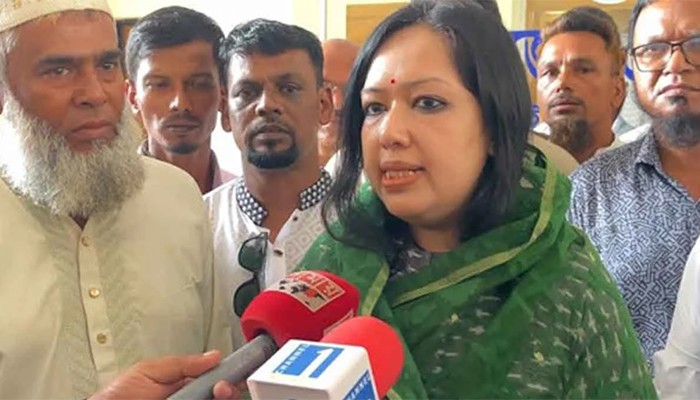 ​শেখ হাসিনা ফিরলে আইনের কাছে আত্মসমর্পণ করতে হবে