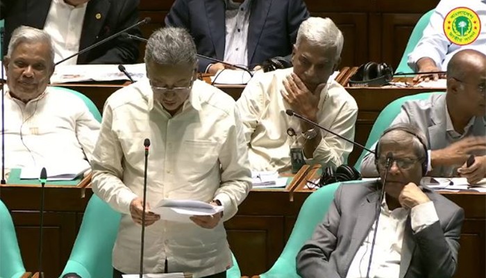 ​সমস্যাগ্রস্ত ব্যাংকের আমানতকারীরা সুদসহ টাকা ফেরত পাবেন: অর্থমন্ত্রী