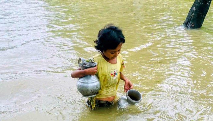 সীমাহীন ভোগান্তিতে বানবাসি মানুষ