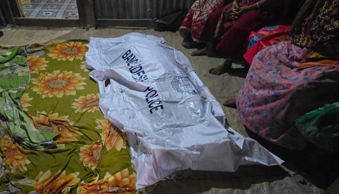 ফেসবুকে পরিচয়ে বিয়ের দুই বছর পর গৃহবধূর ঝুলন্ত মরদেহ উদ্ধার