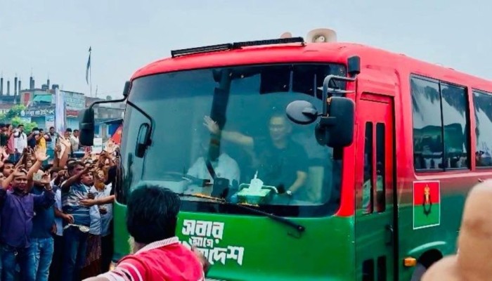 প্রধানমন্ত্রীকে স্বাগত জানাতে ভাঙ্গায় হাজারো মানুষের ঢল