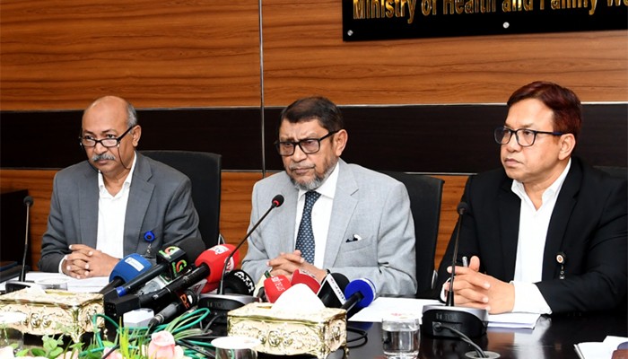 বন্যাকবলিত জেলার স্বাস্থ্যকর্মীদের ছুটি বাতিল: স্বাস্থ্যমন্ত্রী