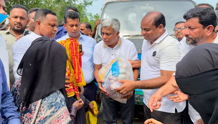 বন্যার পানি নেমে যাওয়ার পর পুনর্বাসনে সহায়তা দেবে সরকার