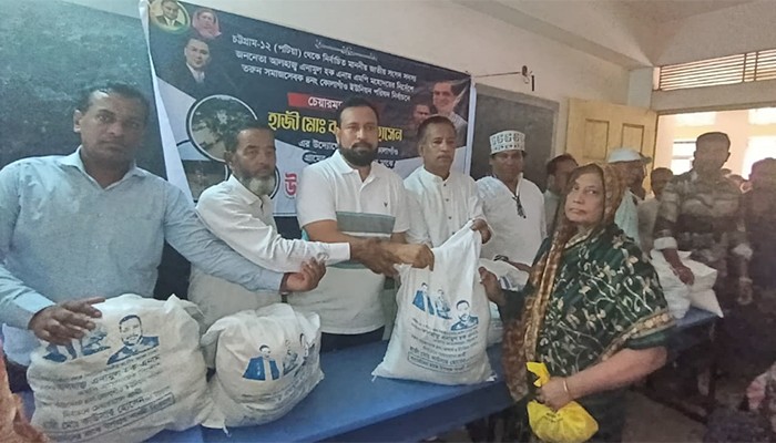 ​পটিয়ায় ৫০০ পরিবারের মাঝে খাদ্যসামগ্রী বিতরণ