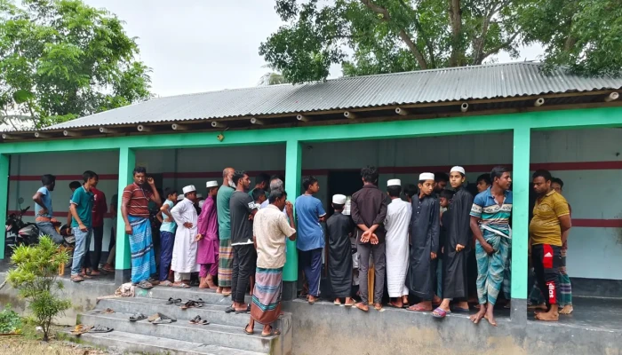 ‘মনে করো তুমি স্বপ্ন দেখতেছ’ বলে শিক্ষার্থীকে বলাৎকার মাদ্রাসা শিক্ষকের
