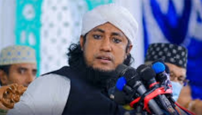 ​ধরা পড়ার আগে রোমান্টিক, ধরা পড়লে কয় বউ: তাহেরী