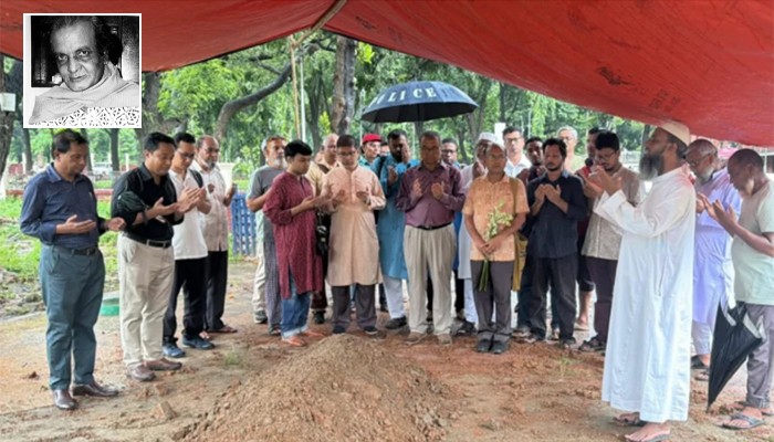​মৃত্যুর ২৫ বছর পর বুদ্ধিজীবীদের কবরস্থানে ঠাঁই হলো আহমদ ছফার