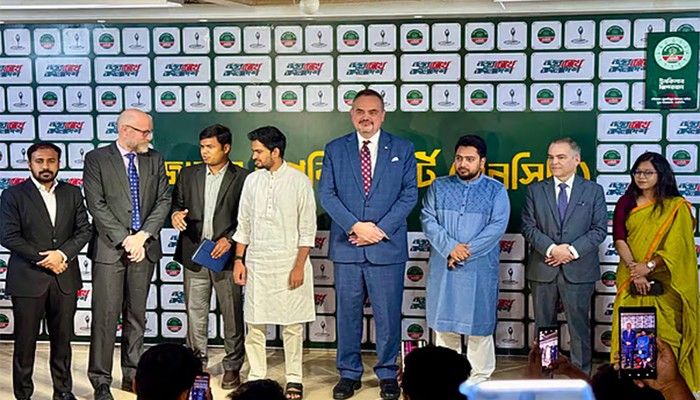 ​এনসিপি কার্যালয়ে মার্কিন রাষ্ট্রদূত, বাণিজ্যচুক্তিসহ বিভিন্ন বিষয়ে আলোচনা