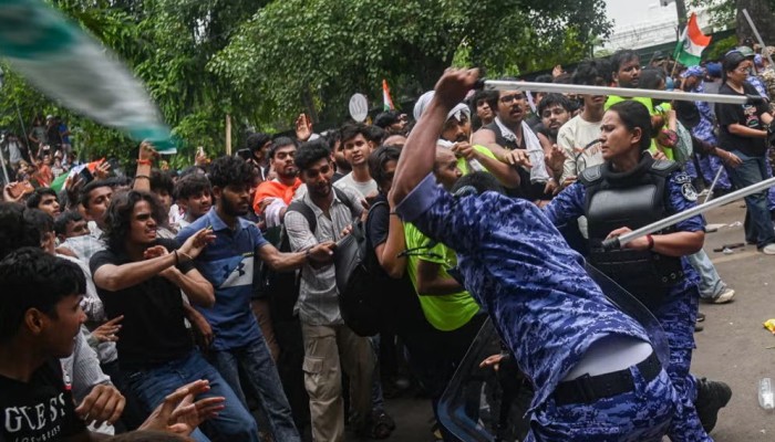 শিক্ষার্থীদের ‘দেশের শত্রু’ হিসেবে দেখছে মোদি সরকার: সোনিয়া গান্ধী