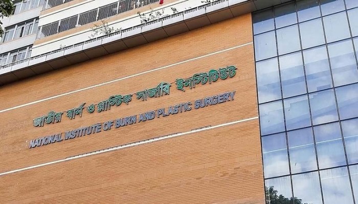 রাজধানীতে গ্যাস লিকেজ থেকে বিস্ফোরণ, দগ্ধ একই পরিবারের দুজনের মৃত্যু