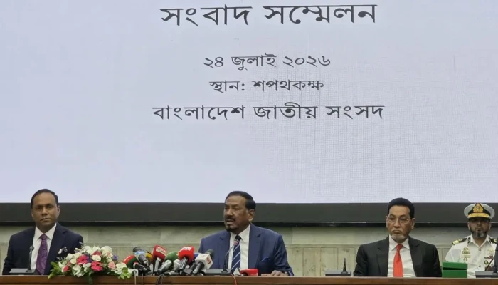 ভারপ্রাপ্ত রাষ্ট্রপতি হিসেবে দায়িত্ব নিলেন হাফিজ উদ্দিন