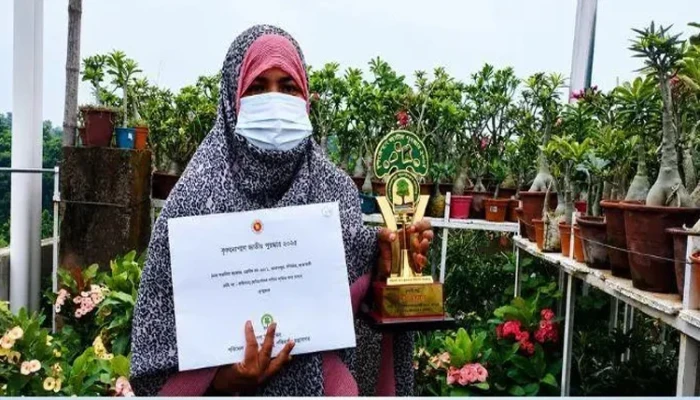 ছাদে বসে বছরে আয় ১২ লাখ!