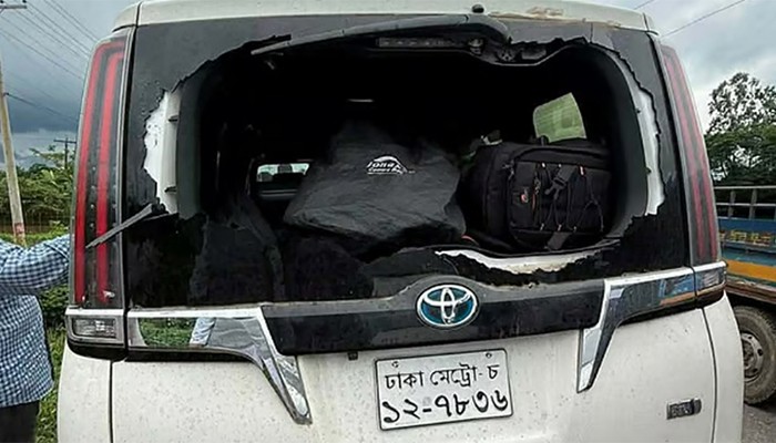 ​গোলাপগঞ্জে এনসিপি নেতাদের গাড়িবহরে হামলা