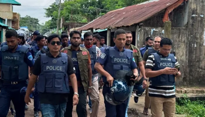 চিংড়ি প্রকল্পের দখল নিয়ে বাঁশখালীতে গোলাগুলি, আটক ১০