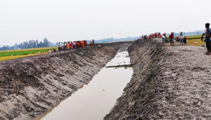 বগুড়ায় খাল পুনর্খনন: উদ্বৃত্ত পৌনে ২ কোটি টাকা ফেরত দিলো প্রশাসন