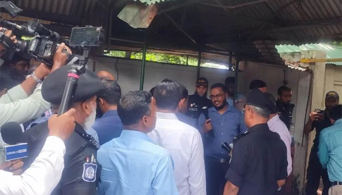 ​র‍্যাবের ‘আয়নাঘর’ পরিদর্শনে ট্রাইব্যুনালের বিচারক ও প্রসিকিউশন