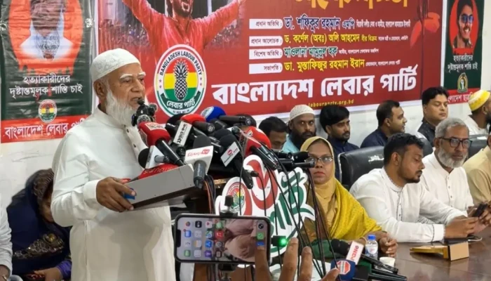 ফ্যাসিস্টদের ফটোকপি বিএনপির মধ্যে দেখতে পাচ্ছি