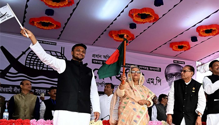​শেখ হাসিনার সঙ্গে দেশে ফিরতে চান সাকিব