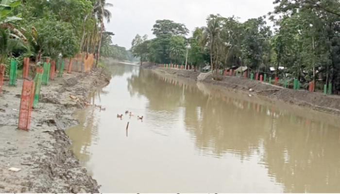 কলাপাড়ায় খাল পুনর্খননের অব্যয়িত ২৫ লাখ টাকা ফেরত