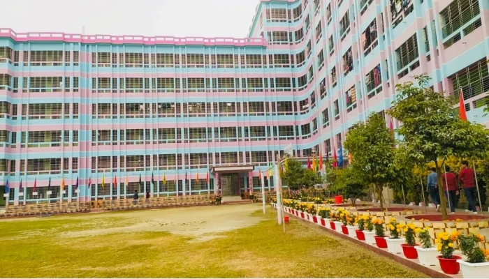 চিরিরবন্দরে এক স্কুলের ২৪২ শিক্ষার্থীর সবাই জিপিএ-৫