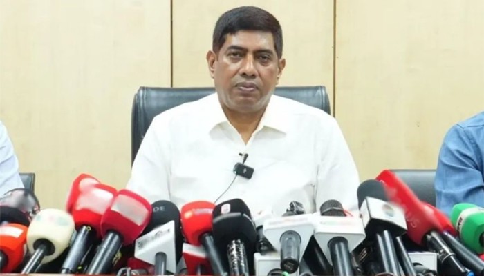 ​প্রধানমন্ত্রীর খালাতো ভাইয়ের সোয়া কোটি টাকা ছিনতাই, যা বলল ডিবি