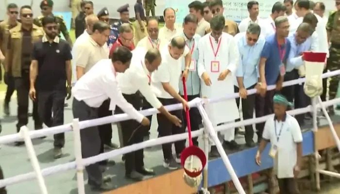 কিশোরগঞ্জে মাছের পোনা অবমুক্ত ও বিতরণ কার্যক্রমে প্রধানমন্ত্রী