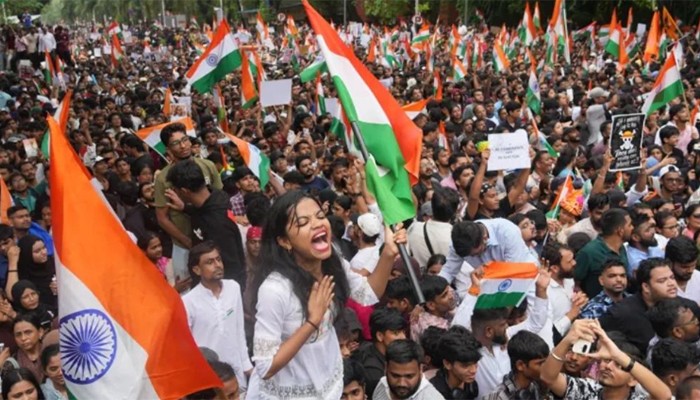 ‘ককরোচ’ আন্দোলনের মুখে চাপে বিজেপি, নতুন সমীকরণের ইঙ্গিত