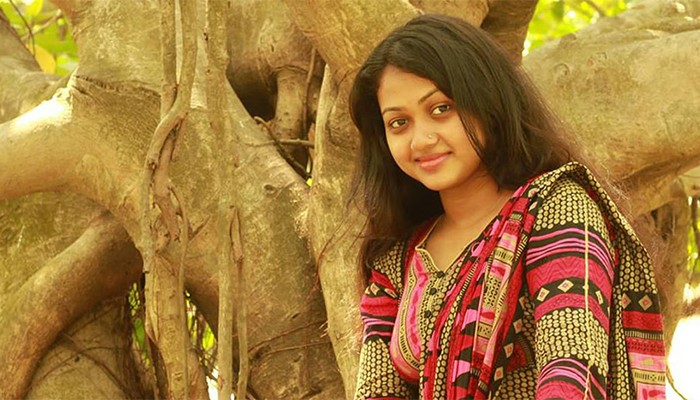​আট বছর পর বিবাহবিচ্ছেদের খবর প্রকাশ্যে আনলেন মিম