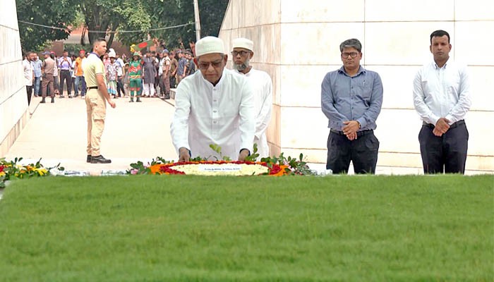 জিয়াউর রহমান ও খালেদা জিয়ার সমাধিতে নবনির্বাচিত রাষ্ট্রপতির শ্রদ্ধা