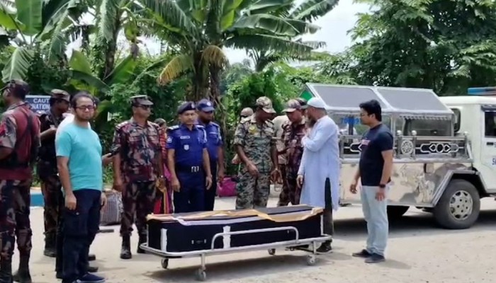 কলকাতায় নিহত আলিমুজ্জামানের মরদেহ দেশে পৌঁছেছে
