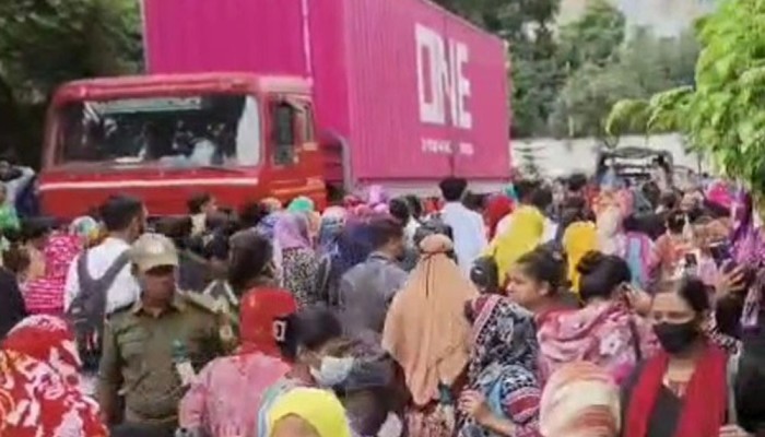 আদমজী ইপিজেডে ফের শ্রমিক অসুস্থ, কারখানায় ছুটি ঘোষণা