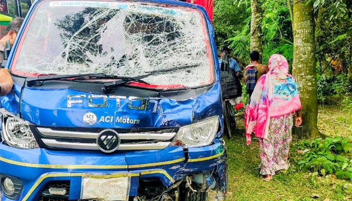 ​ঠাকুরগাঁওয়ে ত্রিমুখী সংঘর্ষে নিহত দুই, পিকআপচালক আটক