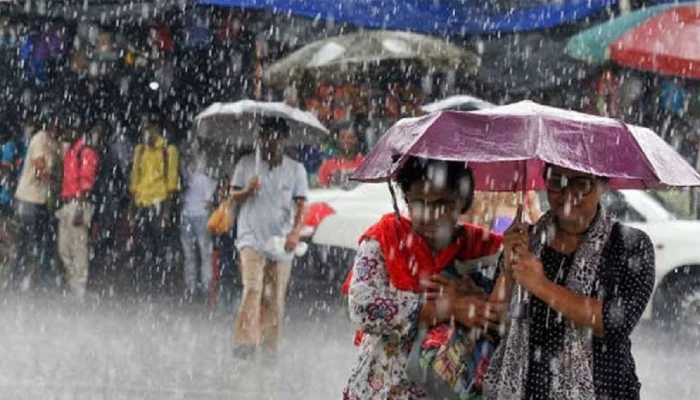 সকাল থেকে ঢাকায় গুড়িগুড়ি বৃষ্টি, যে বার্তা দিল আবহাওয়া অফিস