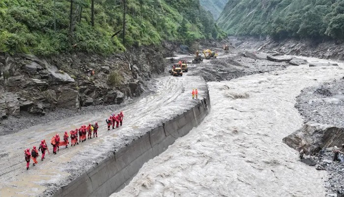 ​নেপাল-তিব্বত সীমান্তে ফের বন্যার আশঙ্কা: উদ্ধারকাজ স্থগিত