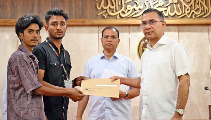 গুম-খুনের শিকার পরিবারের সদস্যদের চাকরির নিয়োগপত্র দিলেন প্রধানমন্ত্রী