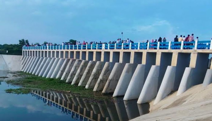 সুবলপুর পানি সংরক্ষণাগার ঘিরে দর্শনার্থীর ভিড়