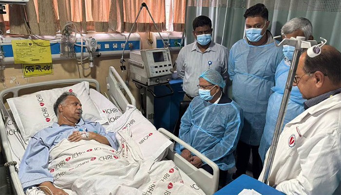 চিকিৎসাধীন বিদ্যুৎমন্ত্রীকে দেখতে হাসপাতালে রাষ্ট্রপতি
